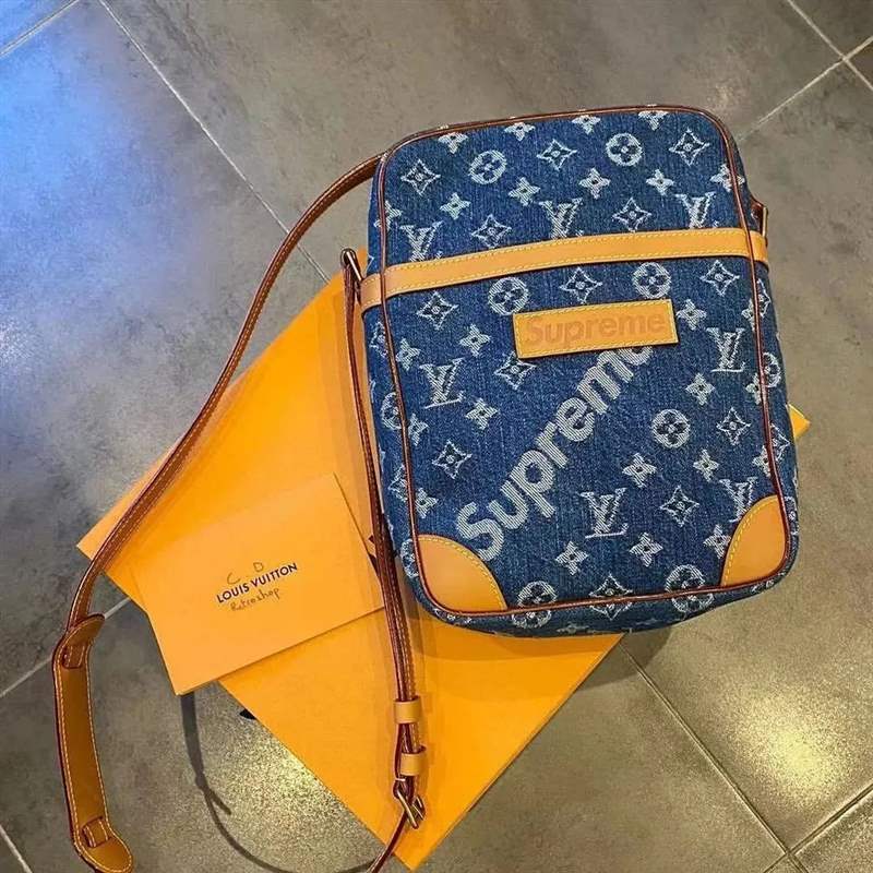 歐米茄遇上斯沃琪，自降身價了？-復(fù)刻表