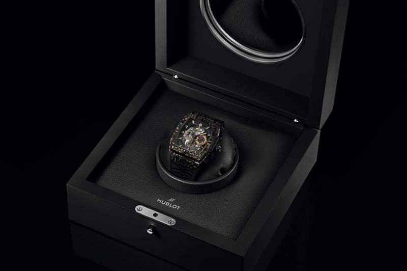 黑金不敗.恒寶Hublot Spirit of Big Bang Carbon Gold Tiger-復(fù)刻表
