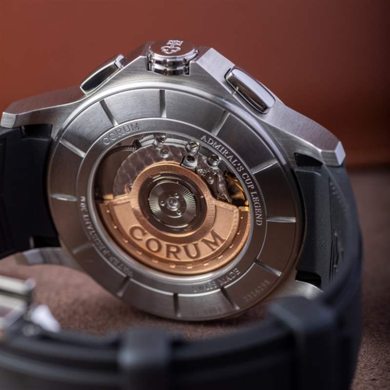 Corum最新Admiral 42 Chronograph真正旗幟鮮明的腕表-復(fù)刻表