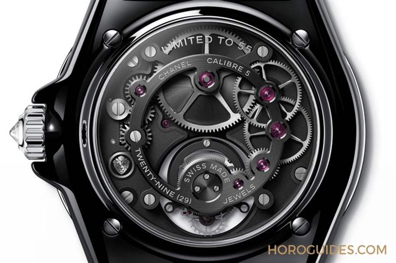 因為香奈兒CHANEL第五枚自制機芯Caliber 5，陀飛輪的運行開始發光｜J12鉆石陀飛輪腕表-復刻表
