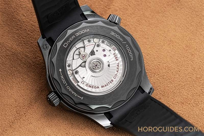 一身黑也要有層次｜歐米茄陶瓷黑海馬Seamaster Diver 300M Black Black-復(fù)刻表
