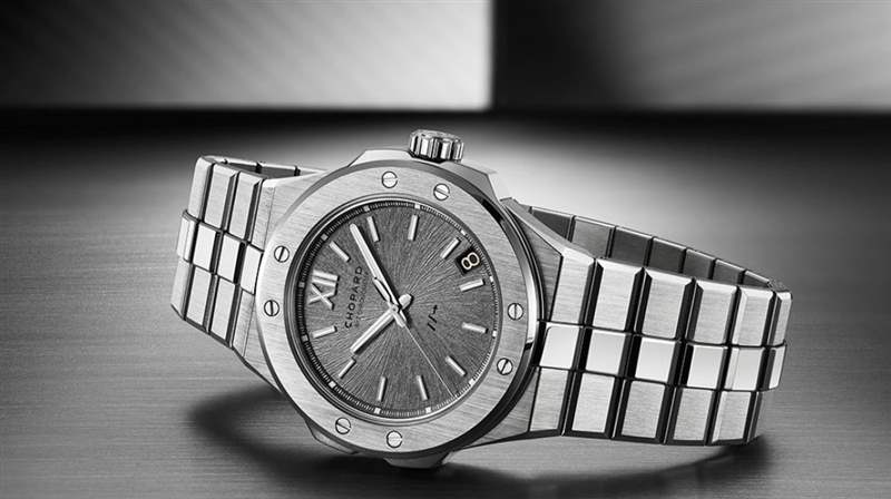 歐米茄超霸計時儀-蕭邦阿爾卑斯鷹節(jié)奏 8HF-復(fù)刻表