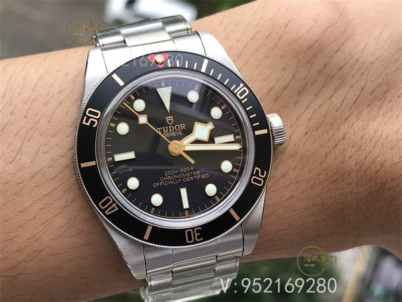 ZF廠帝舵碧灣M79030N腕表頂級復(fù)刻版本對比正品怎么樣-復(fù)刻表