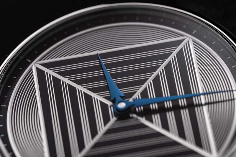 Louis Erard挑戰(zhàn)最親民的機(jī)刻雕花工藝？-復(fù)刻表