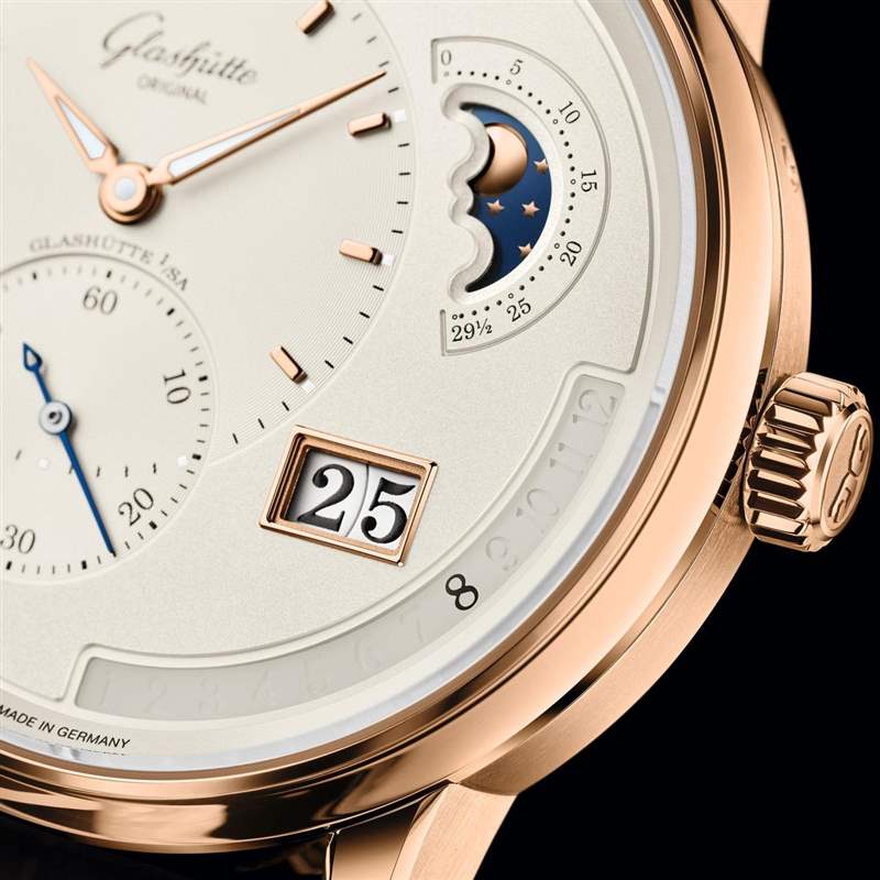不規(guī)則的和諧美學！格拉蘇蒂原創(chuàng)首度推出年歷功能腕表-復刻表