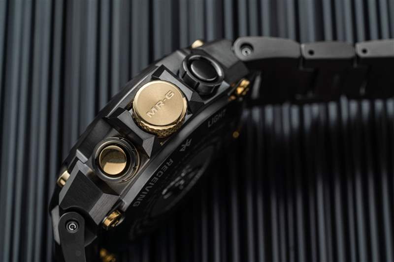 卡西歐G-SHOCK｜極致堅固典范「赤備」武士盔83年元祖經典升級致敬-復刻表