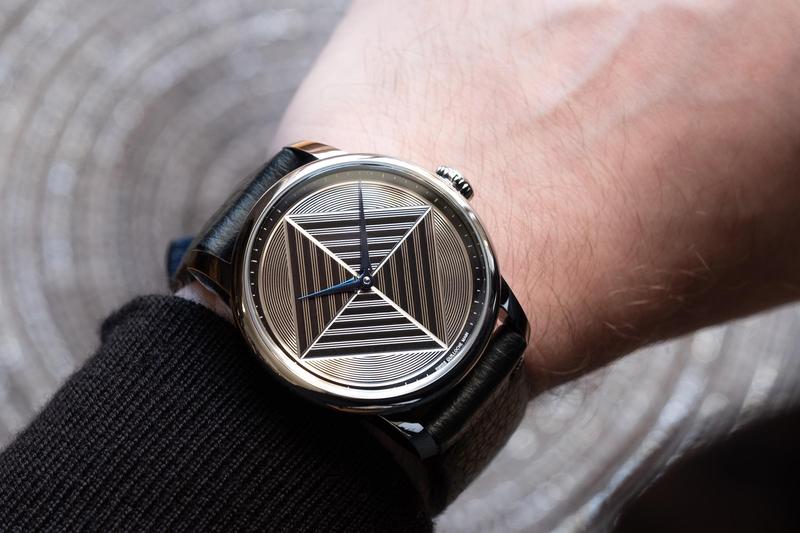 Louis Erard挑戰(zhàn)最親民的機(jī)刻雕花工藝？-復(fù)刻表