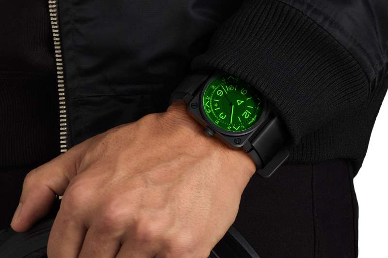 柏萊士Bell & Ross BR 03-92HUD現(xiàn)代化手表-復(fù)刻表