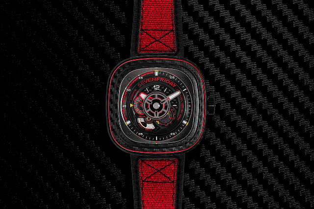 七個星期五SevenFriday P3C/04碳紅色引擎設計-復刻表