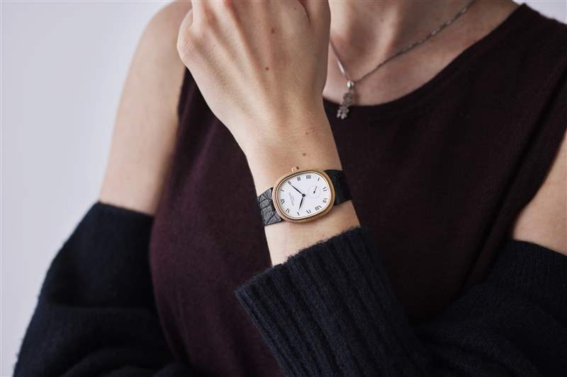 復古手表兩枚金百達翡麗，一枚 1980 年代帶有世界時間表圈的 Sinn 計時碼表，以及一枚 1974 年勞力士蠔式萬年歷腕表-復刻表