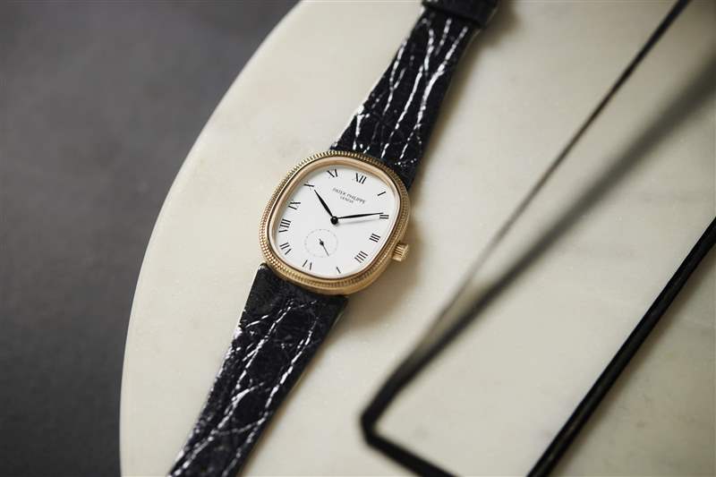 復古手表兩枚金百達翡麗，一枚 1980 年代帶有世界時間表圈的 Sinn 計時碼表，以及一枚 1974 年勞力士蠔式萬年歷腕表-復刻表