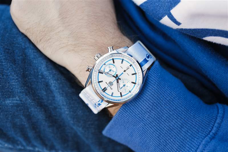 介紹Carrera Fusion:泰格豪雅的最新 LE 將經(jīng)典保時捷 911 Carrera RS 2.7 變成手表-復刻表