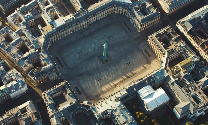 華麗變奏，盡顯1990年代豐繁美學(xué)|CHANEL Première限定腕表系列-復(fù)刻表