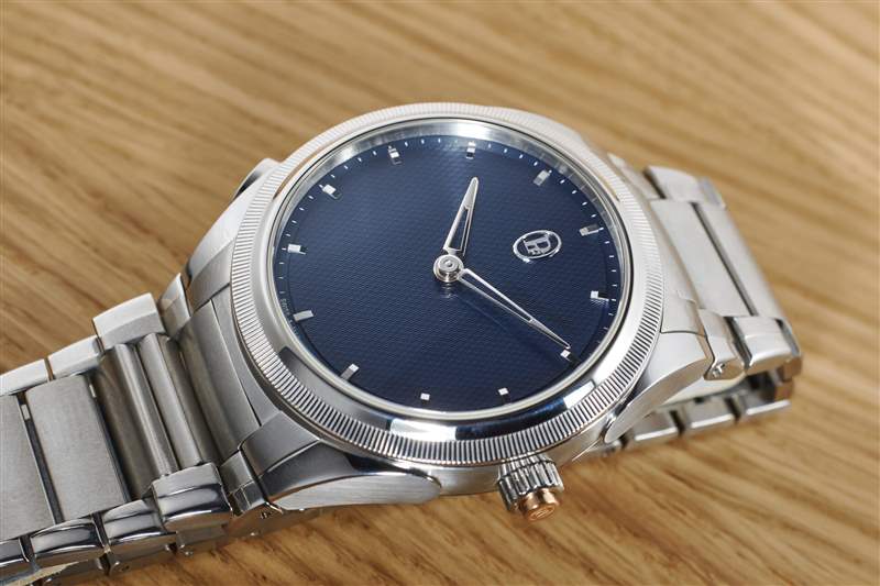 動手帕瑪強尼的新Tonda PF GMT Rattrapante是今年的輕描淡寫-復刻表