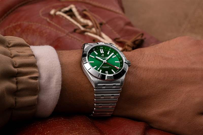 Breitling航空經(jīng)典Navitimer70周年聯(lián)乘國(guó)泰GMT腕表限量200枚-復(fù)刻表