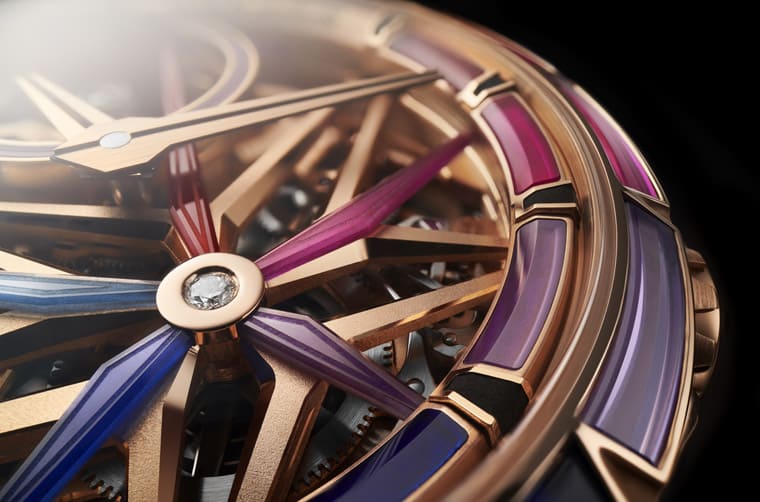 羅杰杜彼Excalibur結(jié)合尖晶石裝飾打造強烈夜光效果-復刻表