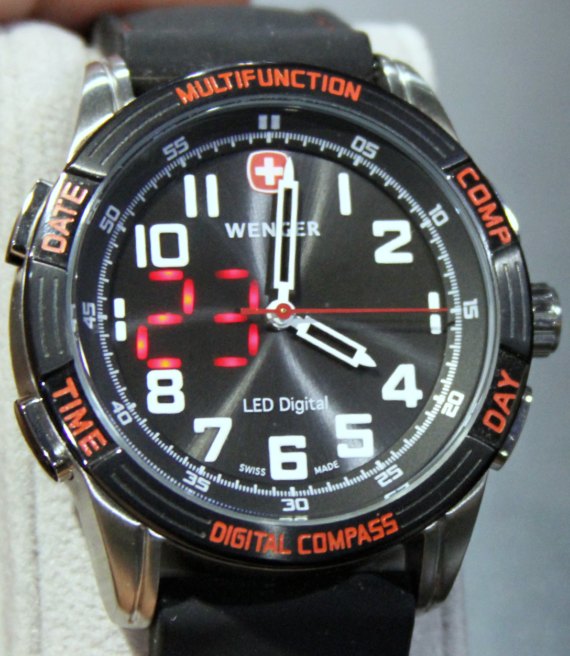 溫格游牧 LED 指南針手表-復(fù)刻表