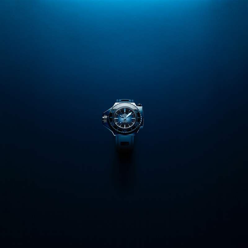 海馬系列今夏新款Summer Blue 深淺變化呈現獨特海洋美學-復刻表