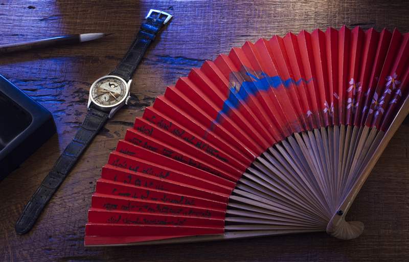 由溥儀親自題詞的紙扇(圖片來源:富藝斯) 極罕百達翡麗天價成交創紀錄末代皇帝溥儀珍藏世上僅8枚-復刻表