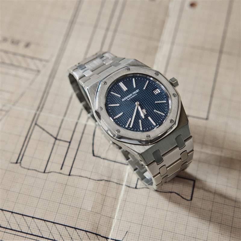 AP皇家橡樹(shù)Jumbo16202ST手表最新行情溢價(jià)驚人堪稱(chēng)運(yùn)動(dòng)表天花板-復(fù)刻表