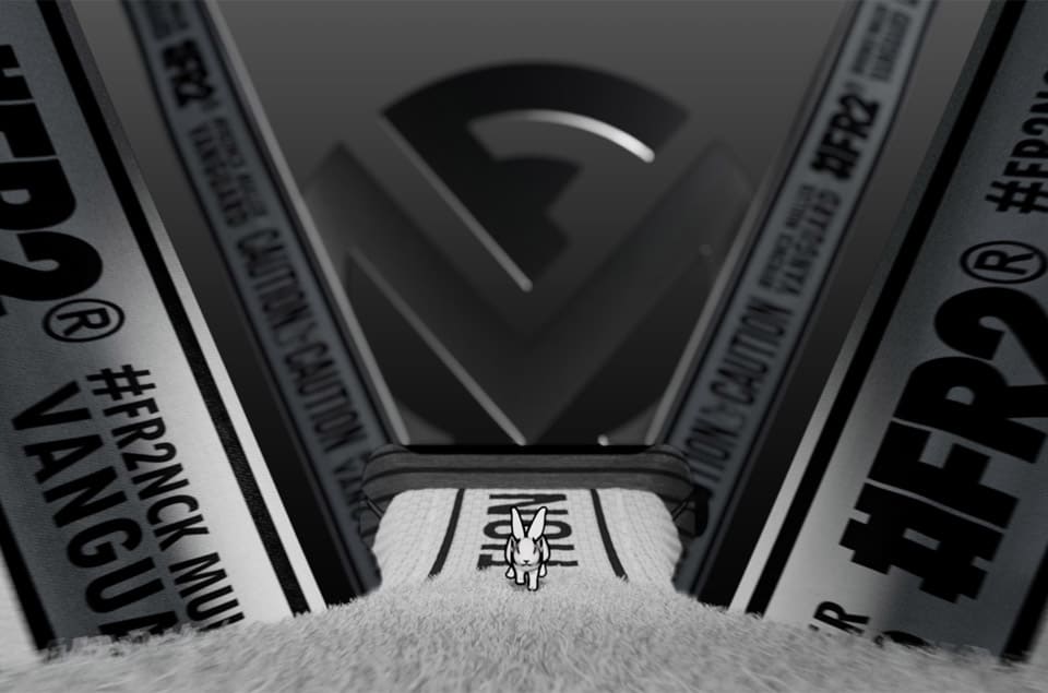 FRANCK MULLER與日本潮牌#FR2攜手創(chuàng)作Vanguard大三針面盤夜光兔子圖案大展叛逆?zhèn)€性-復(fù)刻表