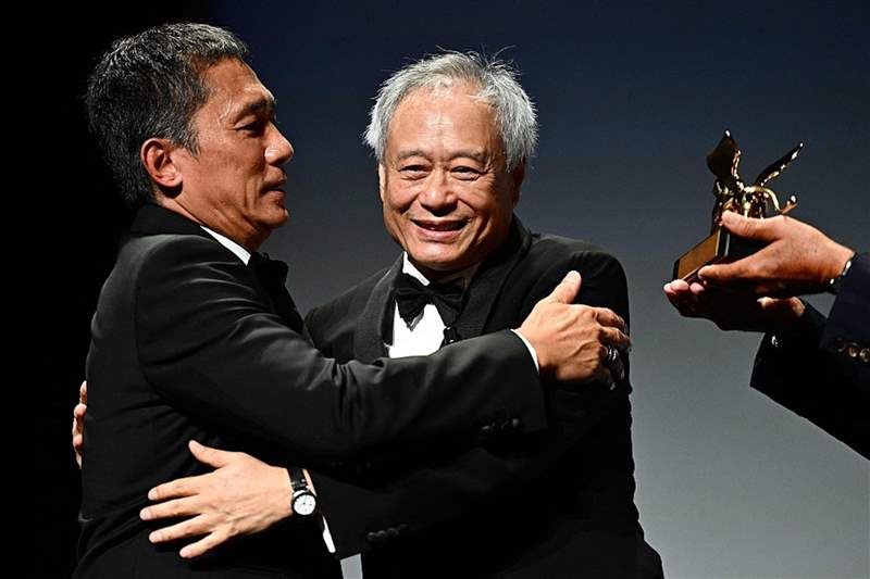 梁朝偉勇奪威尼斯終身成就獎(jiǎng)成亞洲首例手上配飾反映個(gè)人特質(zhì)-復(fù)刻表