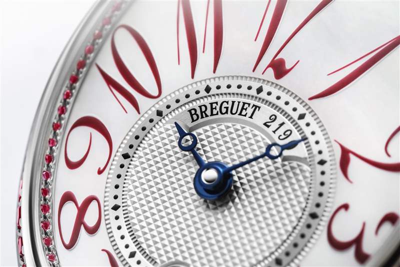 Breguet推出Reine De Naples 8918女士腕表:紅寶石之美 Breguet推出Reine De Naples 8918女士腕表:紅寶石之美-復(fù)刻表