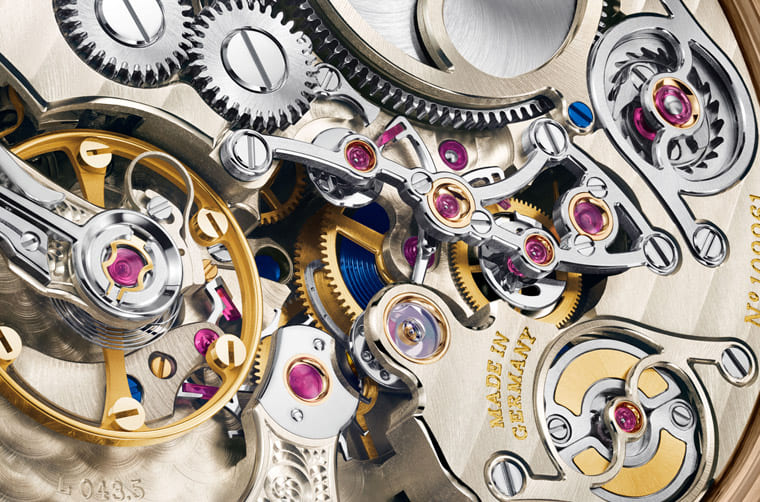 朗格Zeitwerk十進(jìn)制三問表改采品牌獨(dú)家蜂蜜金材質(zhì)亮相-復(fù)刻表