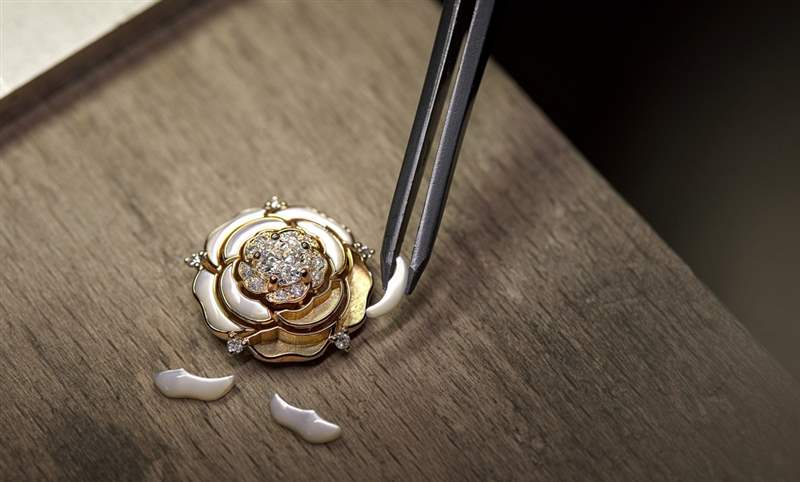 一表一世界，融會精湛工藝的優美章節︱CHANEL Mademoiselle Privé系列腕表-復刻表