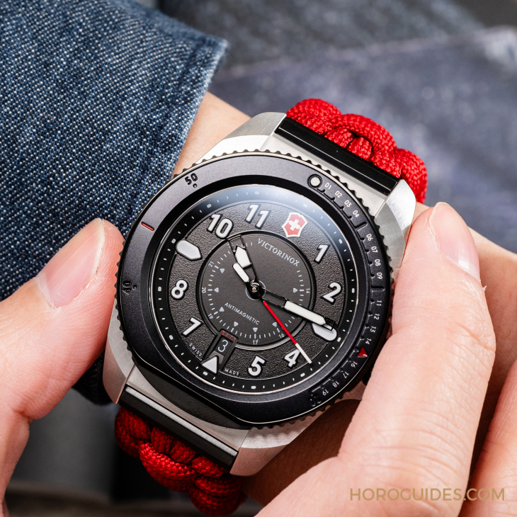 配備編織傘繩帶&nbsp;最潮限量款也是超級工具表-復刻表